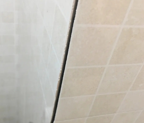 土默特瓷砖空鼓维修公司分享阳台瓷砖脱落的修复过程可以分为以下几个步骤